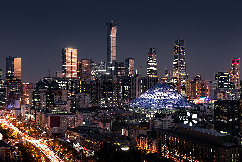 北京国贸CBD侨福芳草地商业区黄昏日落户外风光高视角全貌图片素材