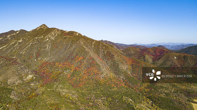 航拍五彩浅山图片素材