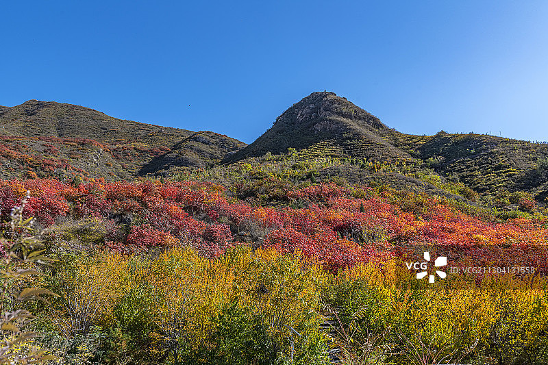 航拍五彩浅山图片素材