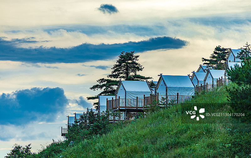 住在云端图片素材