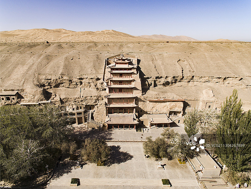 俯瞰敦煌莫高窟图片素材