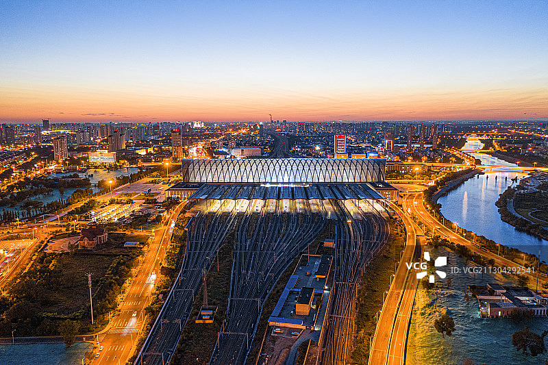 天津西站夜景图片素材