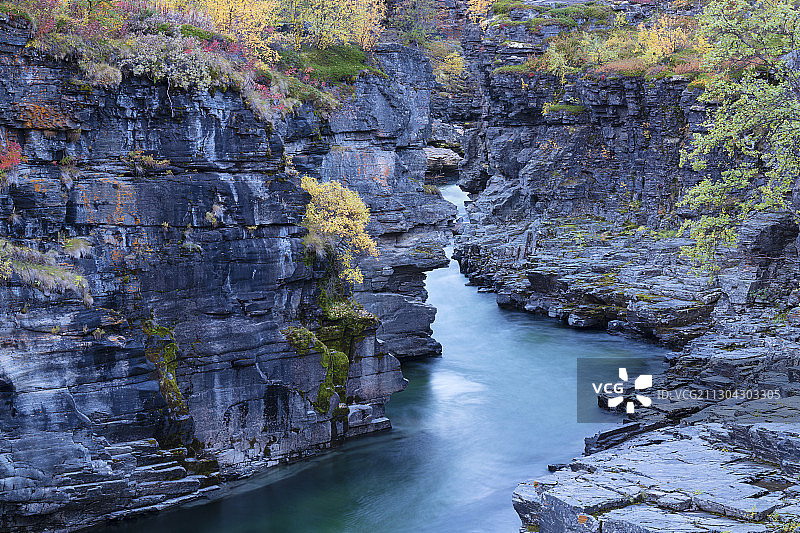 阿比斯科国家公园阿比斯科约卡河峡谷，瑞典拉普兰诺尔botten图片素材