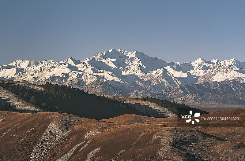 雪山晨光图片素材