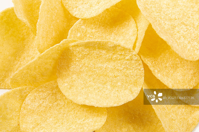 香脆薯片特写，白色背景素材图片素材