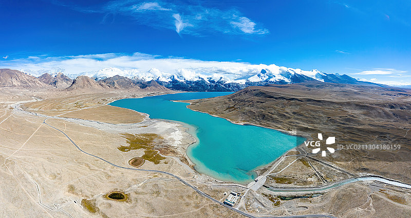 西藏日喀则冲巴雍错图片素材
