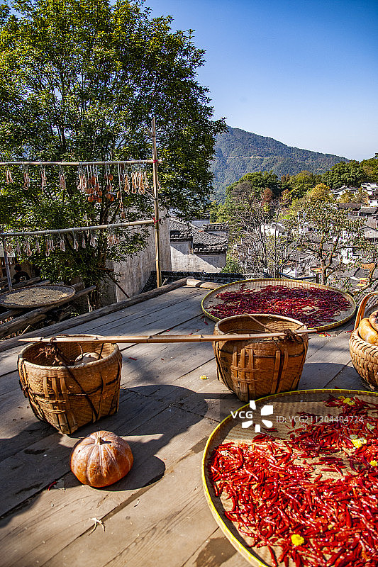 江西婺源县篁岭村晒秋图片素材