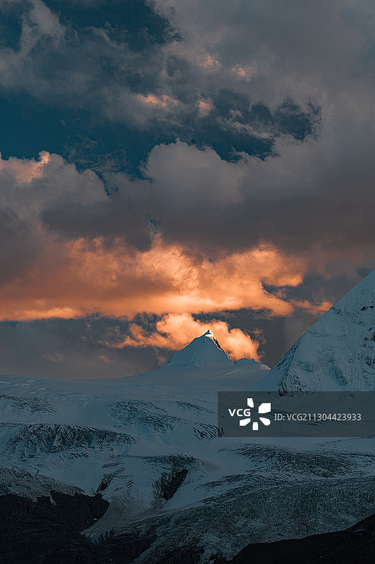 萨普神山图片素材