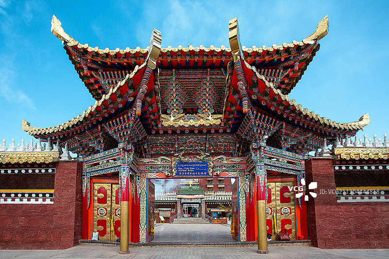 甘肃甘南安多合作米拉日巴佛阁图片素材