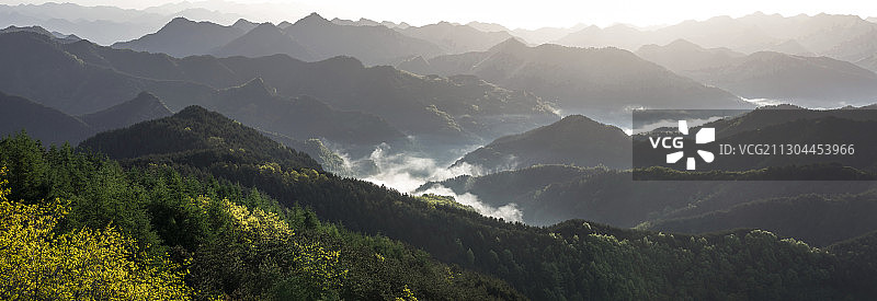伏牛山的早晨图片素材