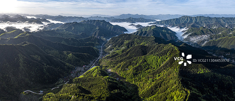 伏牛山的早晨图片素材