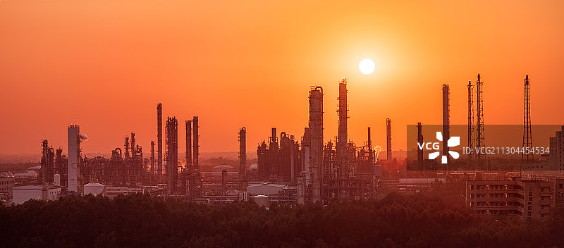 石化工厂日落图片素材