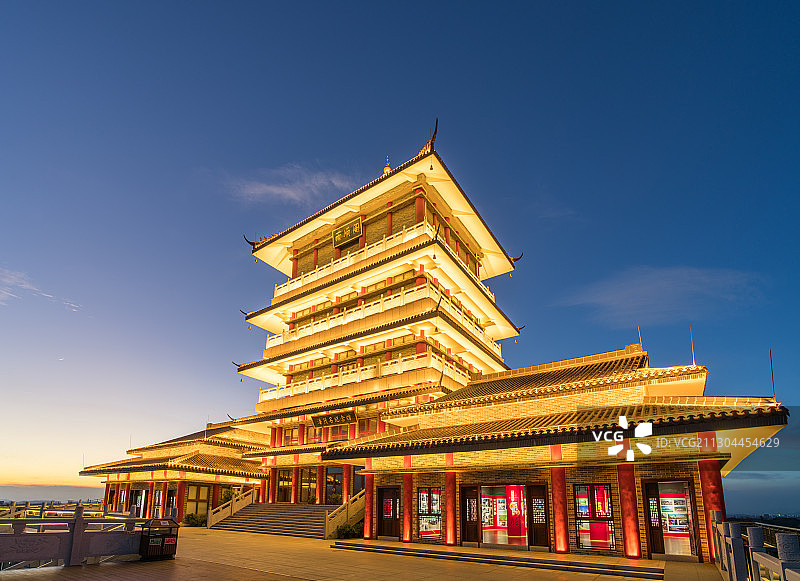 潘茂名纪念馆夜景图片素材