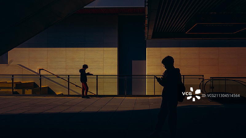 各自阅读图片素材