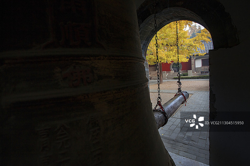 寺内钟声图片素材