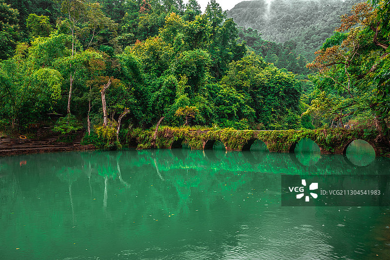 荔波小七孔卧龙潭图片素材