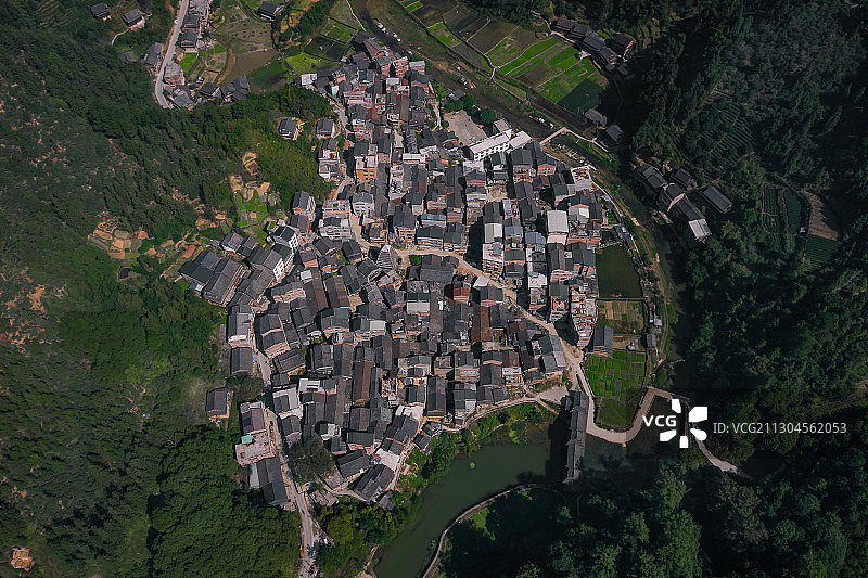 俯瞰广西柳州三江侗族自治县岜团村侗寨图片素材