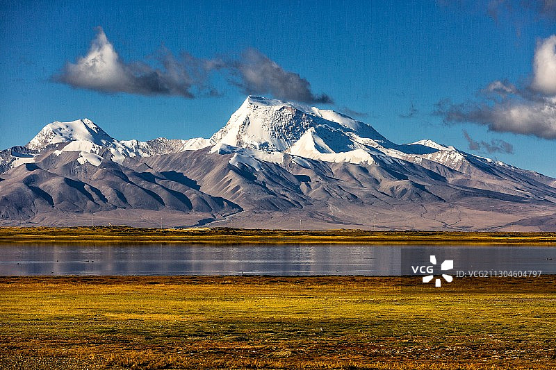 纳木那尼峰图片素材