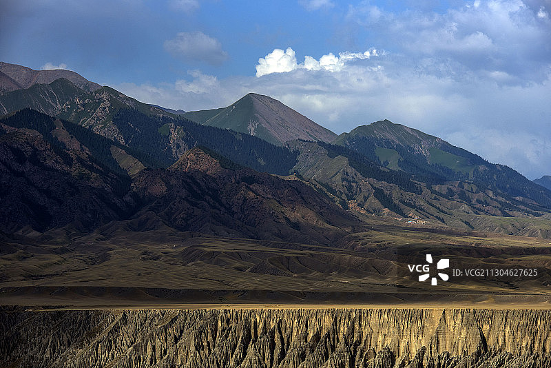 中国新疆伊犁州安集海大峡谷图片素材