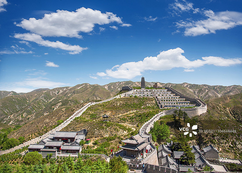 山西忻州市代县雁门关山间里的长城图片素材