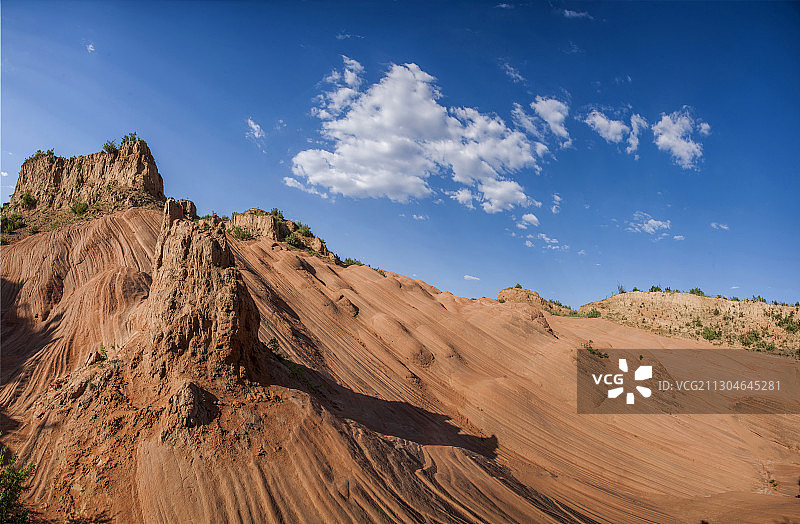 陕西靖边丹霞地貌景区波浪谷图片素材