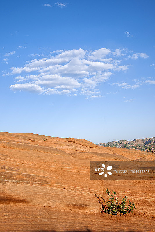 陕西靖边丹霞地貌景区波浪谷图片素材
