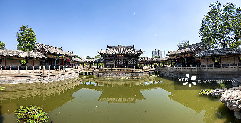 山西省晋中市榆次老城凤鸣书院砚水湖畔成化堂厢房长廊图片素材