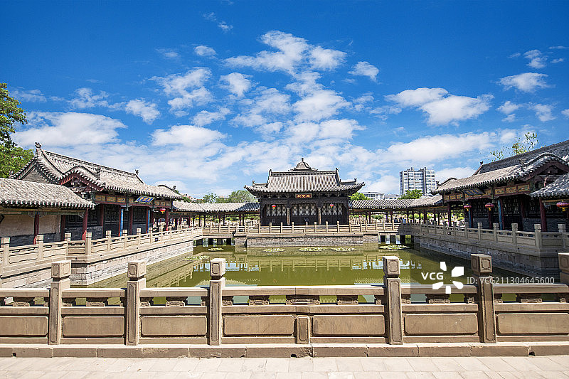 山西省晋中市榆次老城凤鸣书院砚水湖畔成化堂厢房长廊图片素材