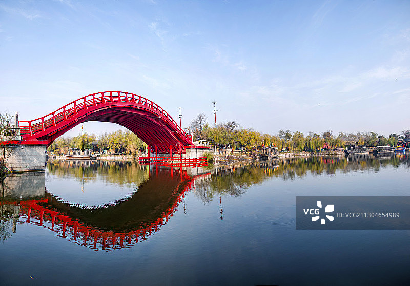 河南开封清明上河园虹桥图片素材