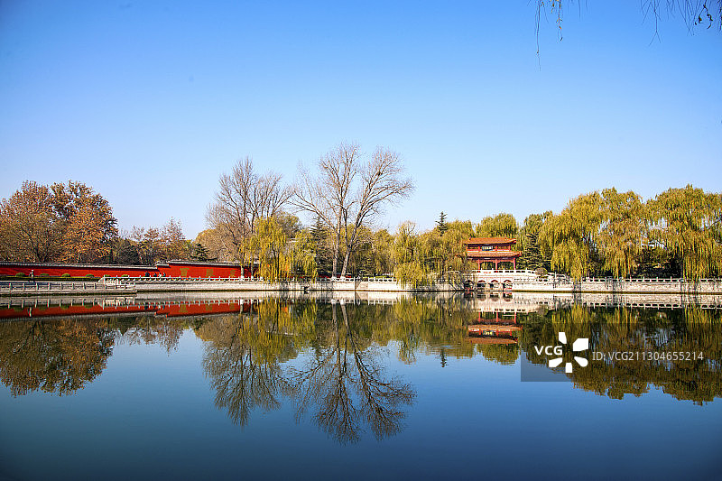 山东济南章丘百脉泉万泉湖秋色图片素材