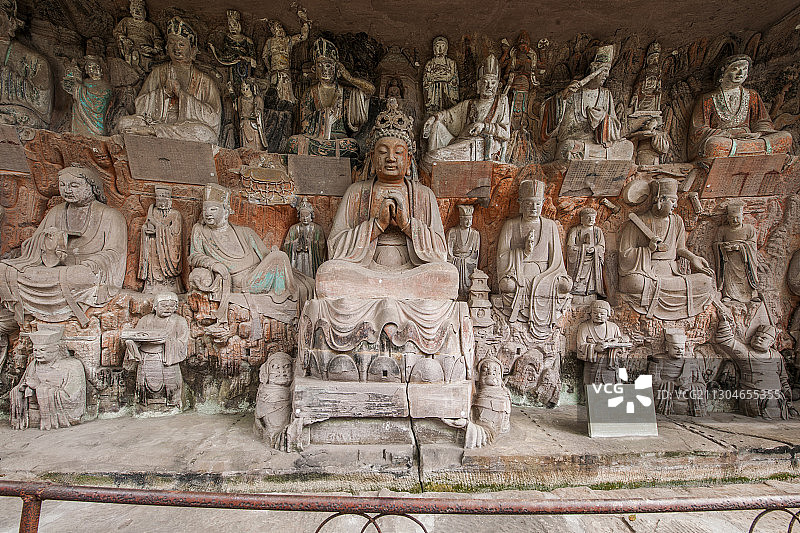 四川安岳县石羊镇毗卢洞石刻幽居洞雕刻的密宗第五代祖师柳本尊造像图片素材