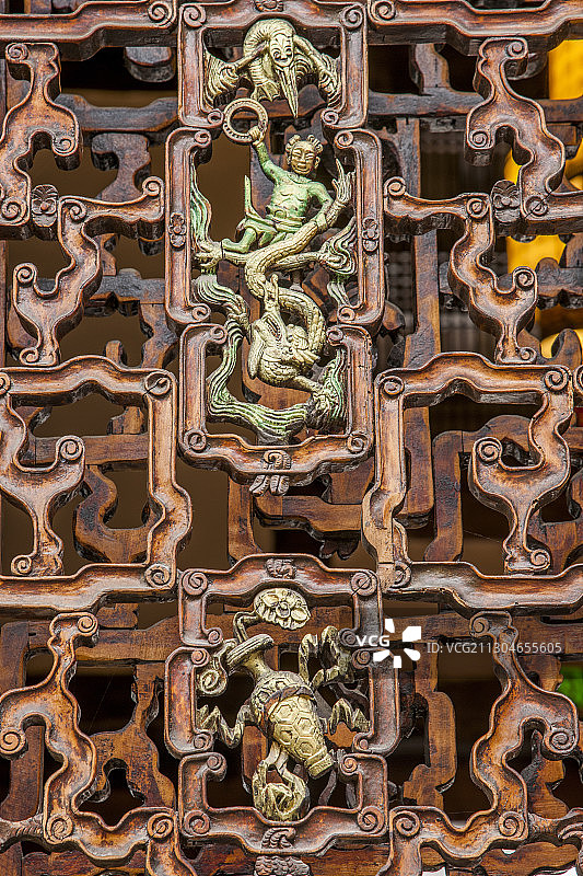 重庆巴南区丰盛古镇民族工艺作坊木雕图片素材