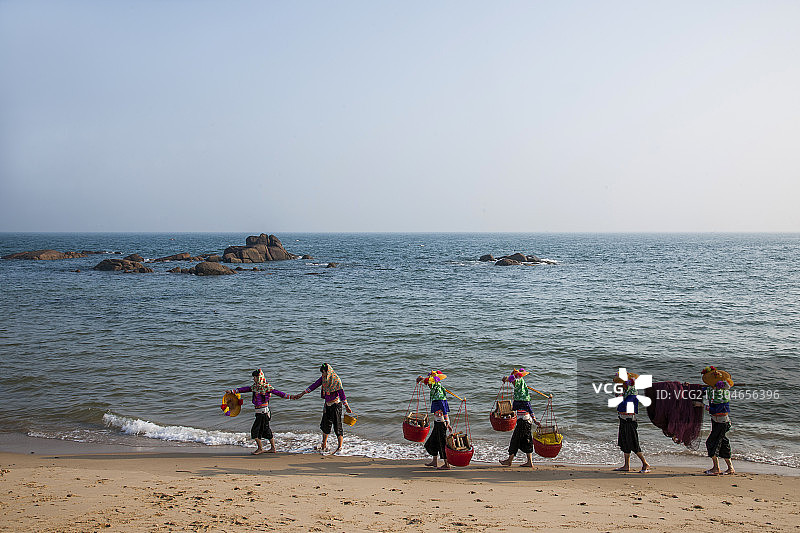 福建惠安崇武镇大岞惠安女图片素材