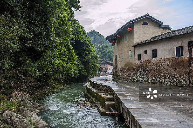 福建漳州南靖土楼林立的塔下村土楼群图片素材