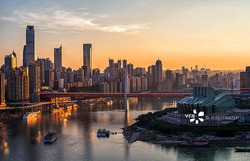 重庆建筑群洪崖洞两江日落黄金时间图片素材