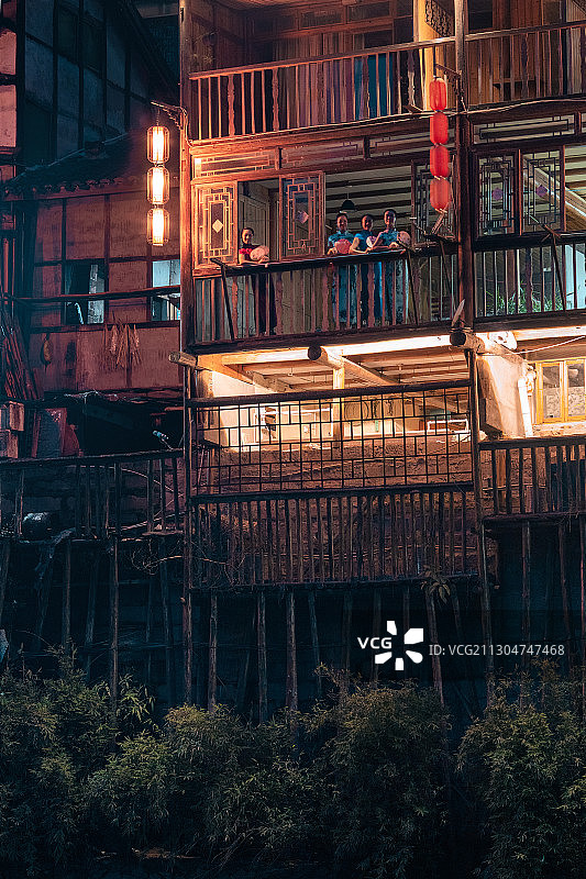 重庆中山古镇建筑与旗袍秀图片素材