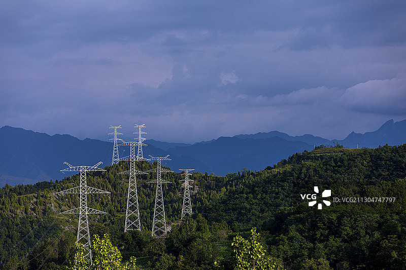 河南西部山区农村电网图片素材