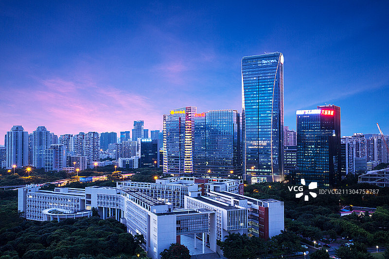 广东省深圳市南山科技园夜景图片素材