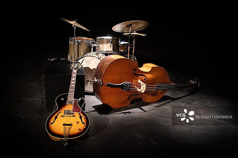 舞台上的爵士乐器图片素材