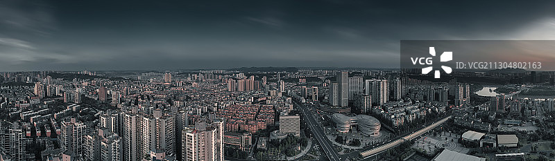 《酒城泸州》拍摄于中国四川省泸州市龙马潭区。图片素材