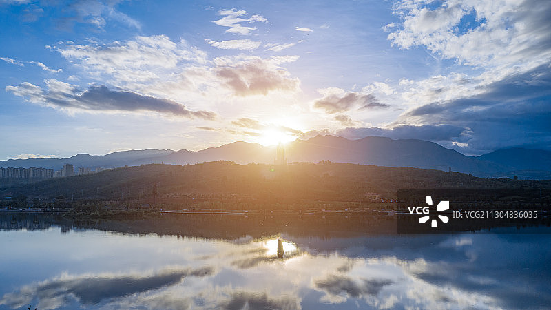 航拍云南红河州开远市凤凰生态公园图片素材