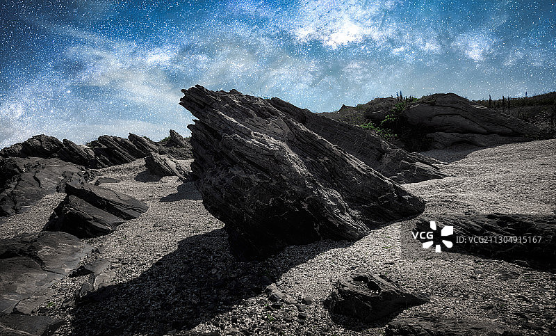 海岸指向银河的上帝之手图片素材