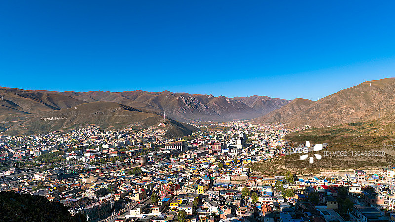 鸟瞰青海玉树市图片素材
