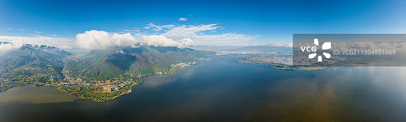 航拍西昌邛海风景区全景图片素材