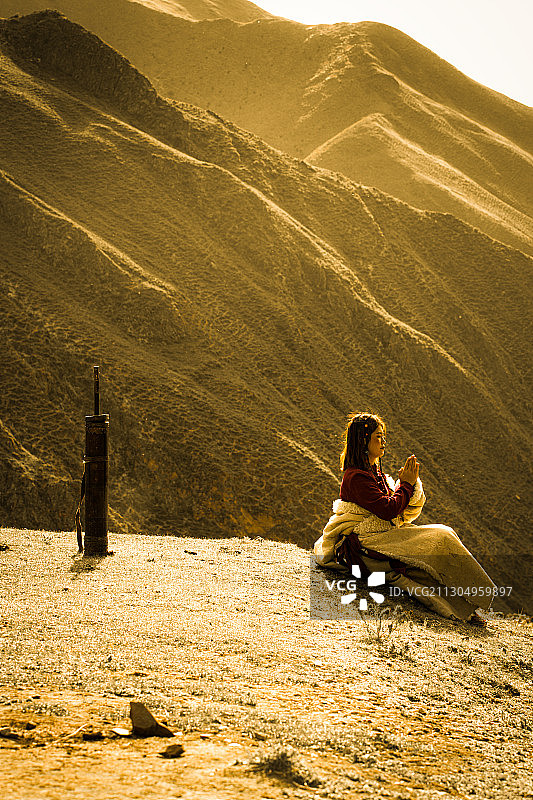 在草原上图片素材