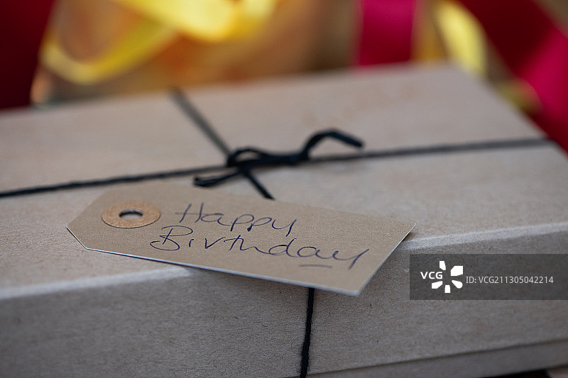 礼物标签、丝带和包装盒图片素材