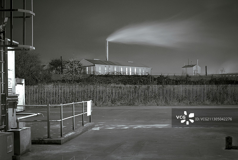 夜间化工厂图片素材