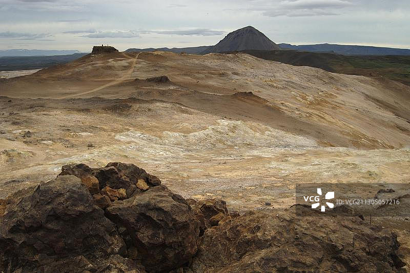 冰岛纳马夫贾尔火山硫磺喷气孔图片素材