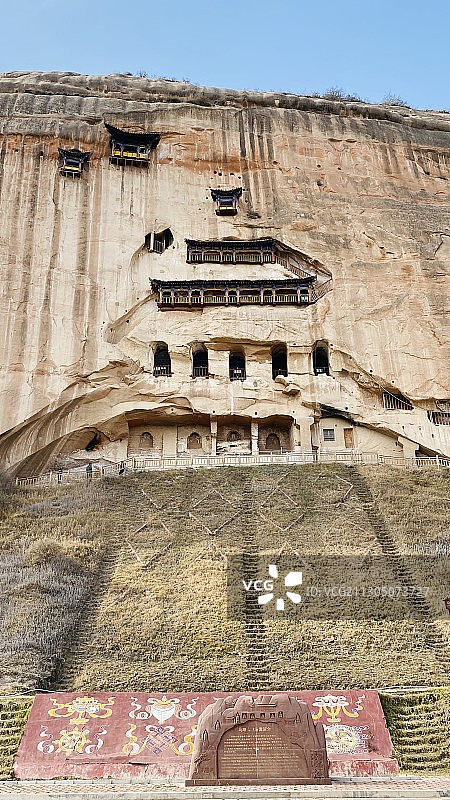 马蹄寺三十三天石窟图片素材