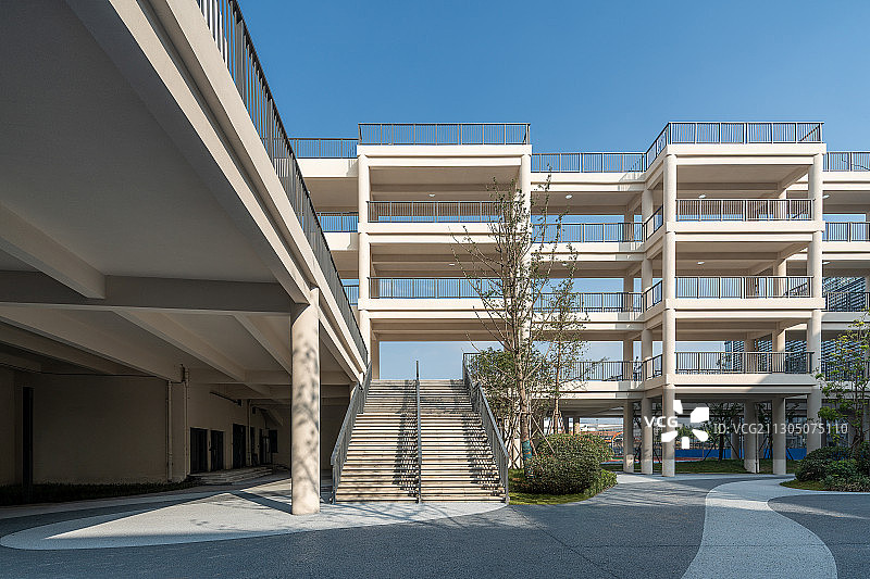 现代化学校校园图片素材